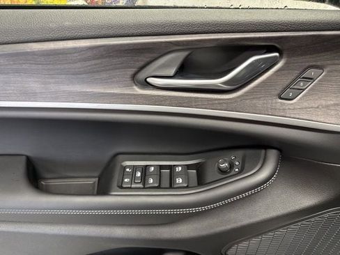 New 2025 Jeep Grand Cherokee Limited w/ Luxury Tech Group II AWD/4WD image 23