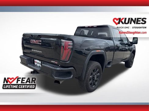 Used 2025 GMC Sierra 2500 AT4 image 15