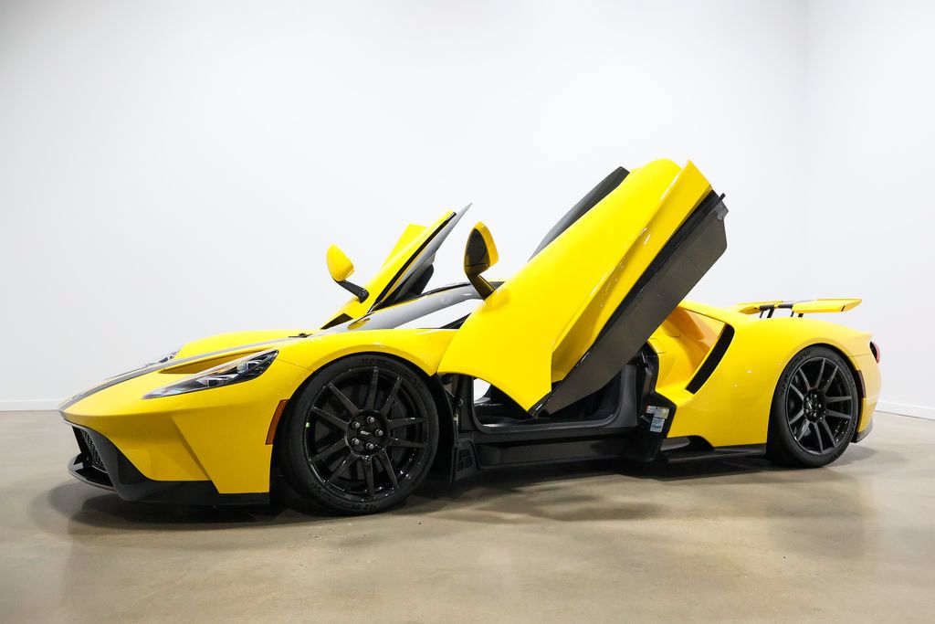 Used 2020 Ford GT Carbon Series RWD image 11