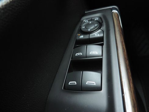 Used 2021 Chevrolet Silverado 1500 High Country w/ Safety Package II image 28