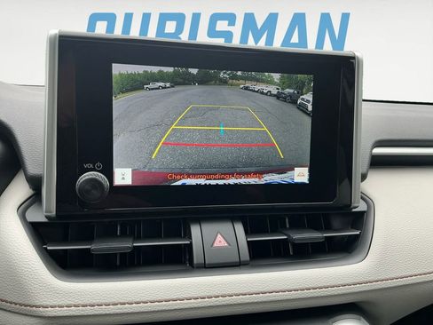 Used 2025 Toyota RAV4 XLE image 20