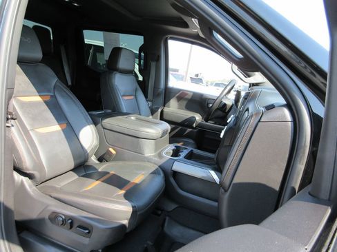 Certified 2021 GMC Sierra 1500 AT4 w/ AT4 Premium Package AWD/4WD image 28