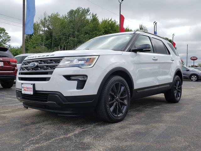 Used 2018 Ford Explorer XLT w/ Equipment Group 202A AWD/4WD image 3