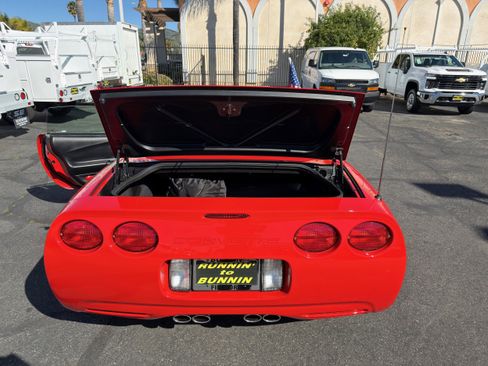 Used 2001 Chevrolet Corvette Convertible w/ Preferred Equipment Group2 image 12