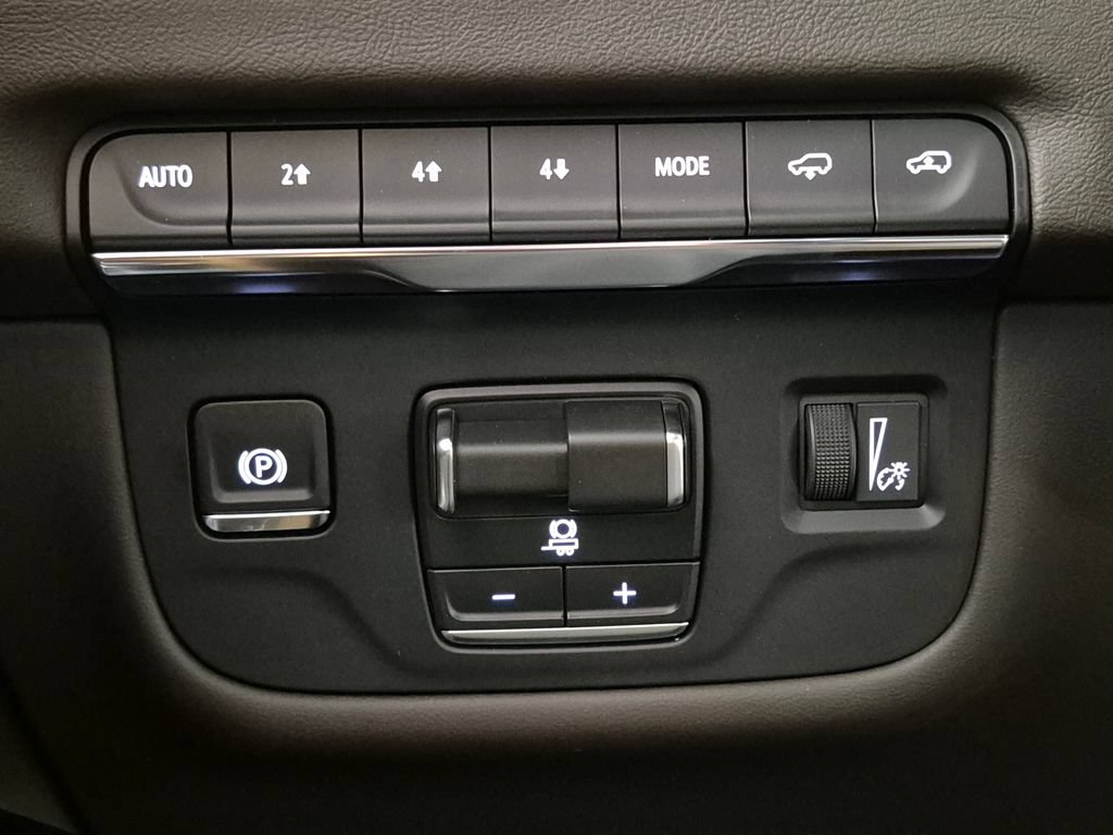 New 2026 Cadillac Escalade Luxury w/ Touring Package AWD/4WD image 18