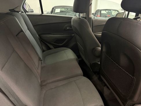 Used 2019 Chevrolet Trax LS image 19