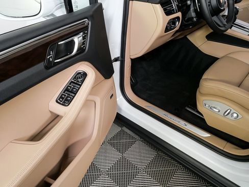 New 2026 Porsche Macan S image 8