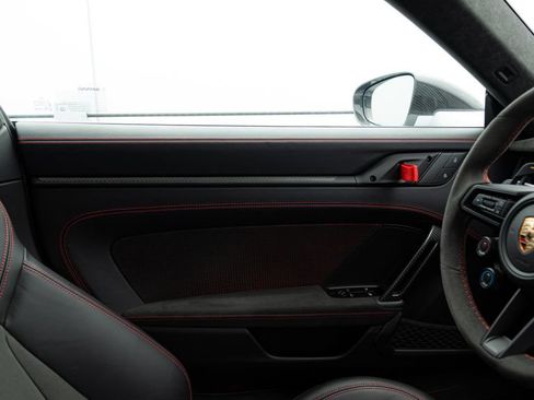 Certified 2025 Porsche 911 GT3 RS RWD image 20