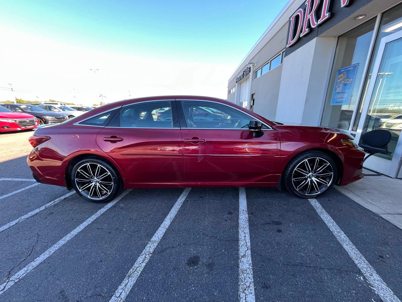 Used 2019 Toyota Avalon XSE FWD image 12