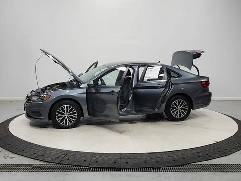 Used 2019 Volkswagen Jetta SE FWD image 13