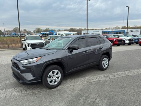 Used 2025 Toyota RAV4 LE image 4