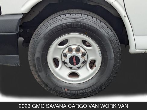 Used 2023 GMC Savana 2500 Extended w/ Driver Convenience Package RWD image 11