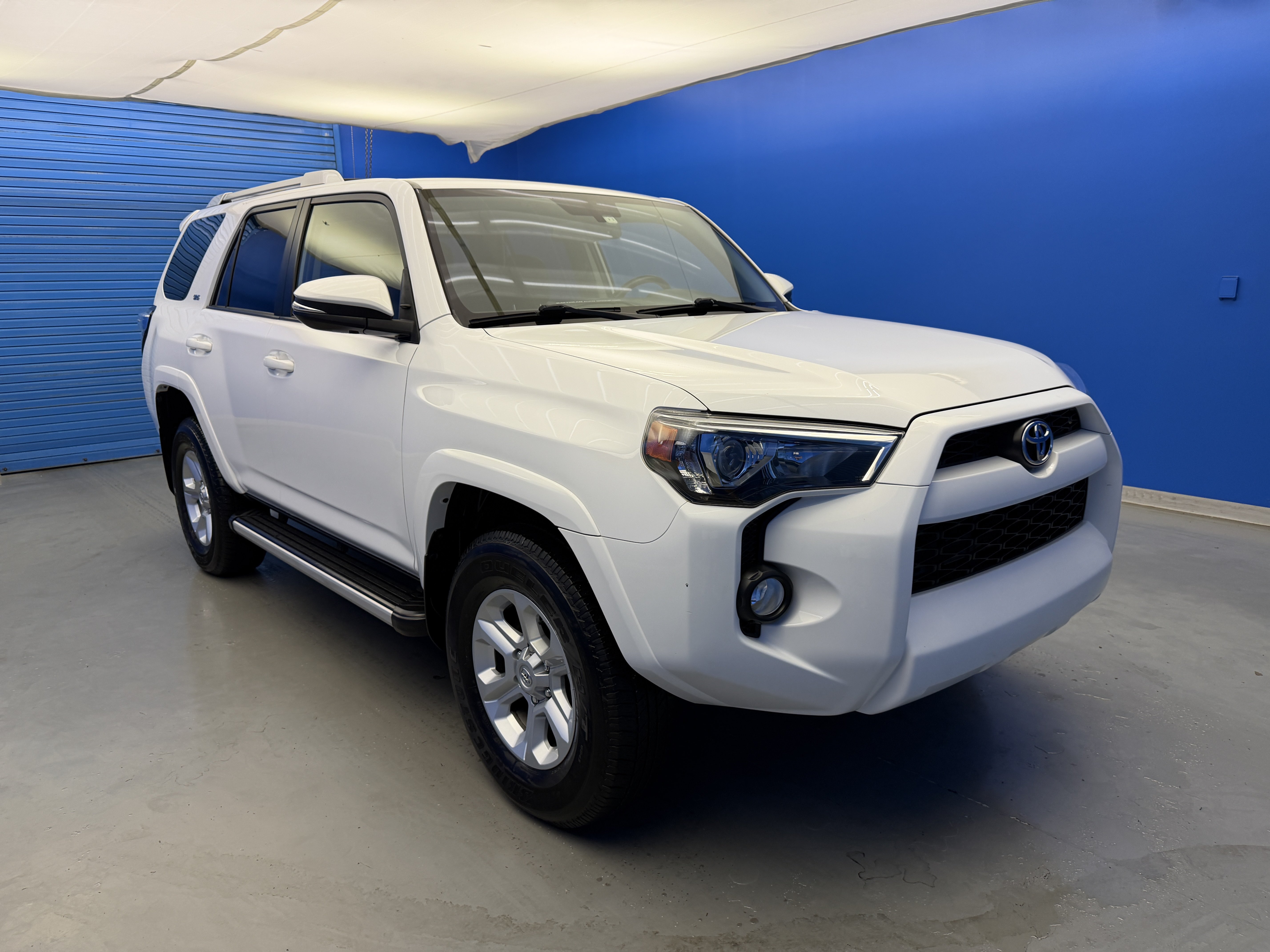 Used 2018 Toyota 4Runner SR5 Premium AWD/4WD image 2