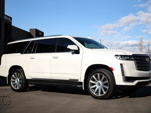 Used 2021 Cadillac Escalade ESV Premium Luxury Platinum image 19