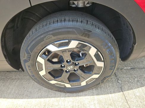 Used 2025 Hyundai Santa Fe SEL FWD image 25