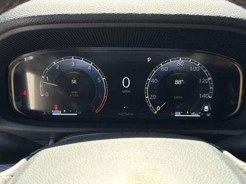 Used 2024 Jeep Wagoneer L Series II RWD image 23
