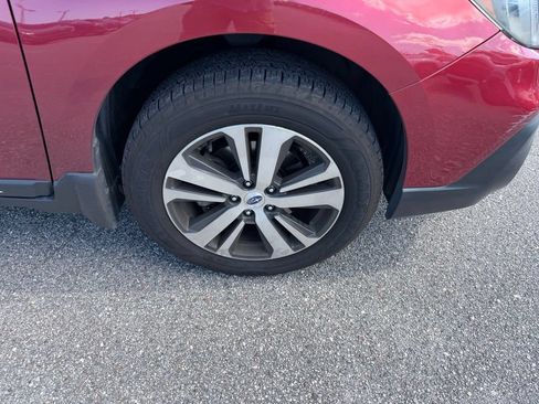 Used 2018 Subaru Outback 3.6R Limited AWD/4WD image 4