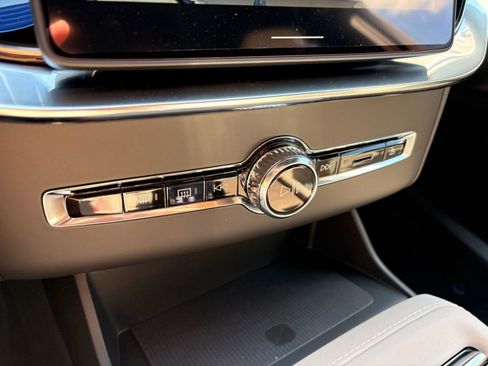 New 2026 Volvo XC90 B6 Plus w/ Protection Package image 18