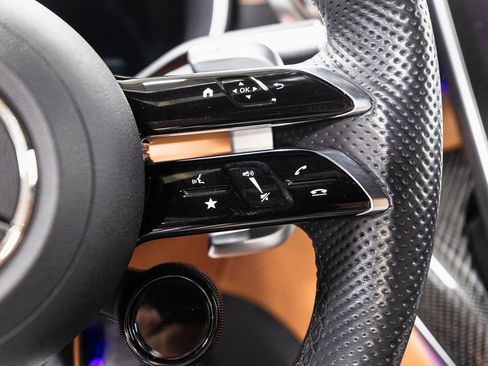 Used 2022 Mercedes-Benz SL 63 AMG 4MATIC w/ Driver Assistance Package image 14