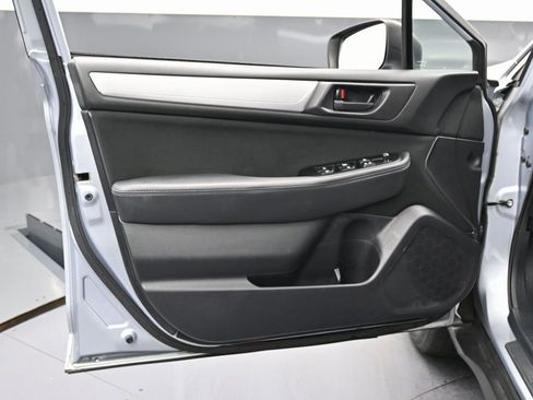 Used 2019 Subaru Outback 2.5i image 35