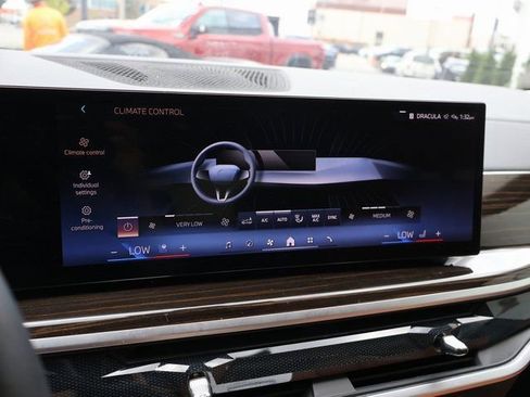 Used 2024 BMW X7 xDrive40i w/ Climate Comfort Package AWD/4WD image 35