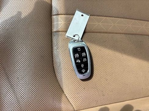 Used 2020 Hyundai Sonata Limited w/ Preferred Accessory Package FWD image 30