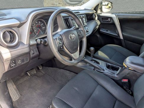 Used 2016 Toyota RAV4 LE AWD/4WD image 6