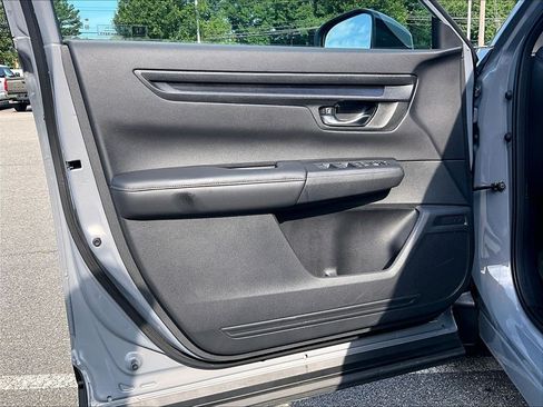 Used 2025 Honda CR-V EX image 9