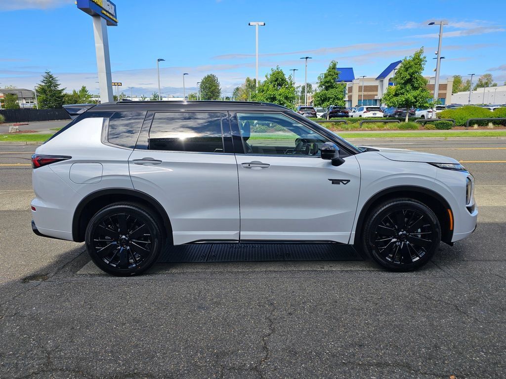 New 2026 Mitsubishi Outlander 4WD Plug-In Hybrid image 4
