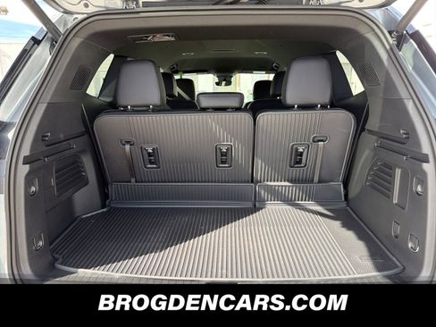 New 2026 GMC Acadia Elevation w/ Black Edition image 9