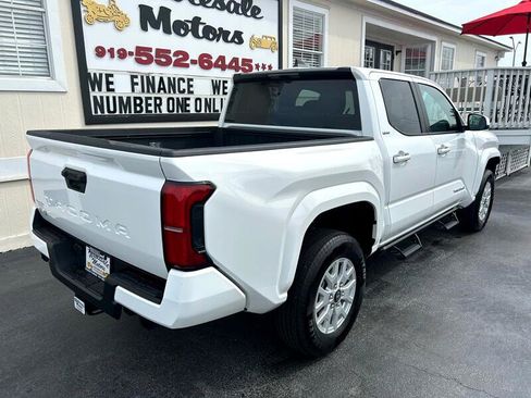 Used 2025 Toyota Tacoma SR5 image 7