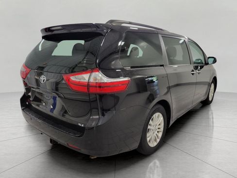Used 2017 Toyota Sienna XLE Premium FWD image 20