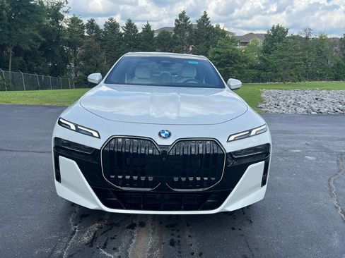 Certified 2024 BMW 760i xDrive 760i xDrive w/ Autobahn Package image 2