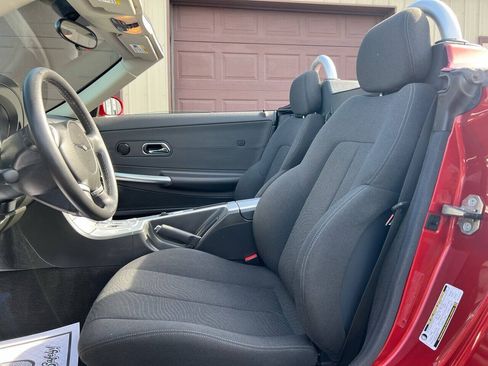 Used 2007 Chrysler Crossfire Convertible w/ Special Edition Group RWD image 4