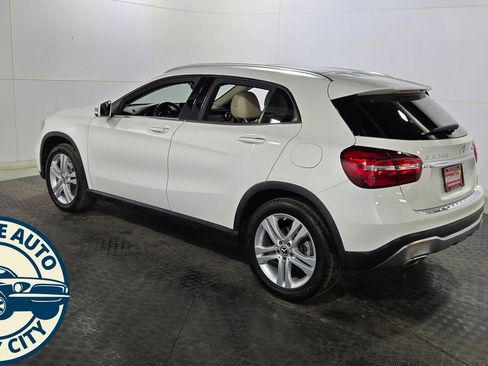 Used 2020 Mercedes-Benz GLA 250 4MATIC w/ Premium Package image 6