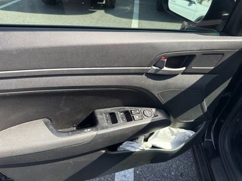 Used 2018 Hyundai Elantra SEL FWD image 17