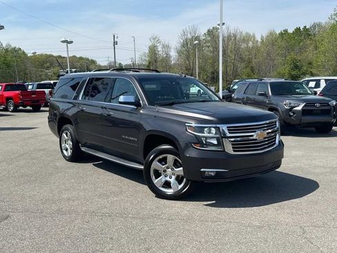 Used 2017 Chevrolet Suburban Premier image 2