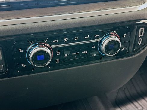 New 2026 GMC Sierra 1500 SLT image 19