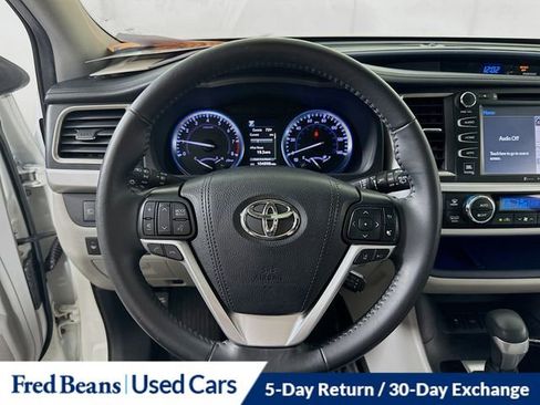 Used 2019 Toyota Highlander Limited image 14