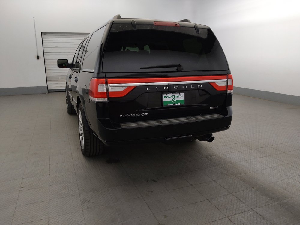 Used 2016 Lincoln Navigator Reserve AWD/4WD image 6