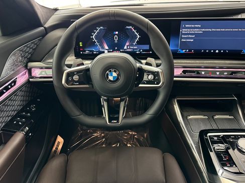 Certified 2025 BMW 760i xDrive AWD/4WD image 31