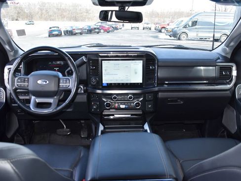 Used 2023 Ford F350 Lariat w/ Lariat Ultimate Package image 4