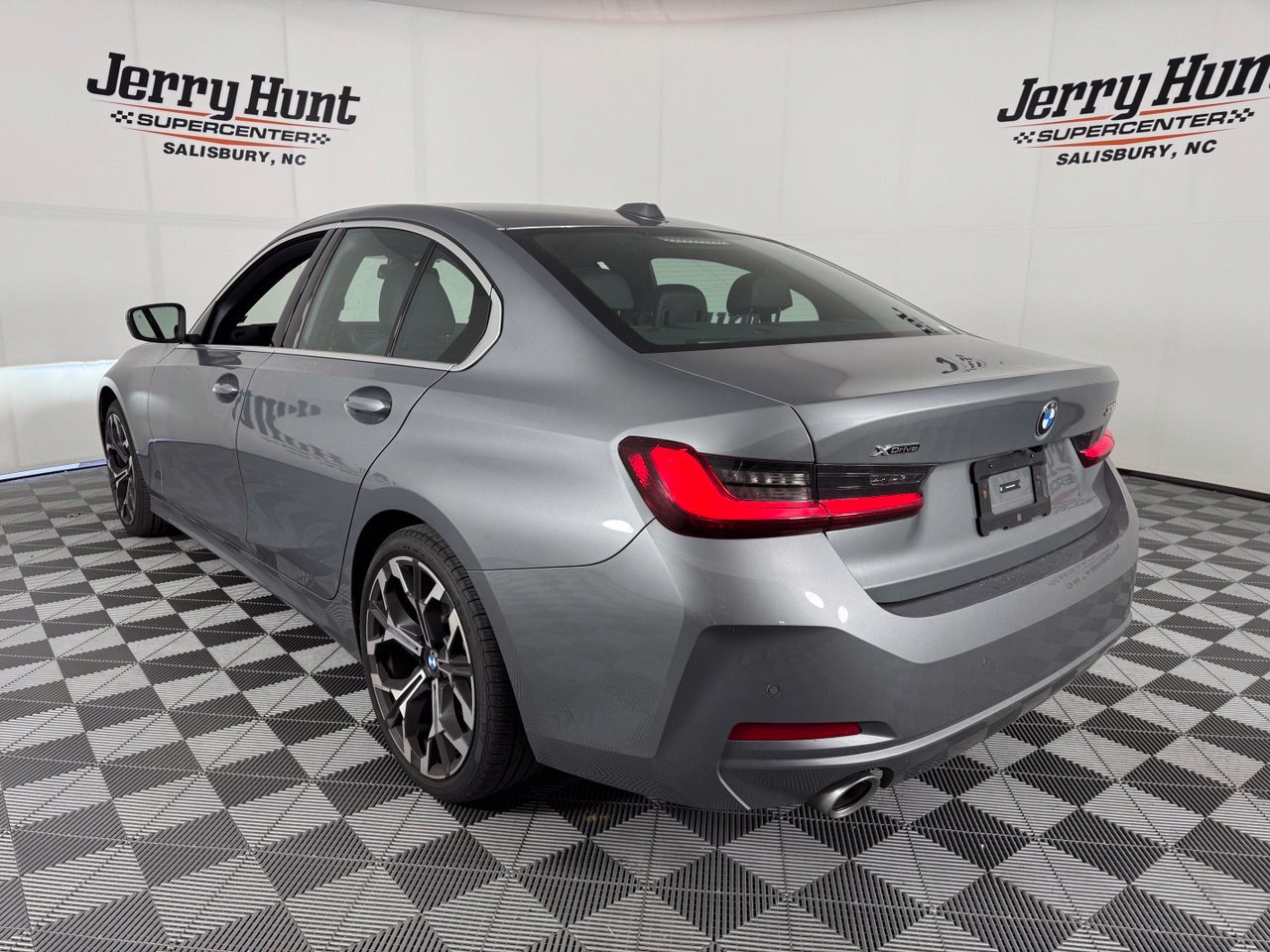 Used 2026 BMW 330i xDrive Sedan w/ Premium Package AWD/4WD image 8
