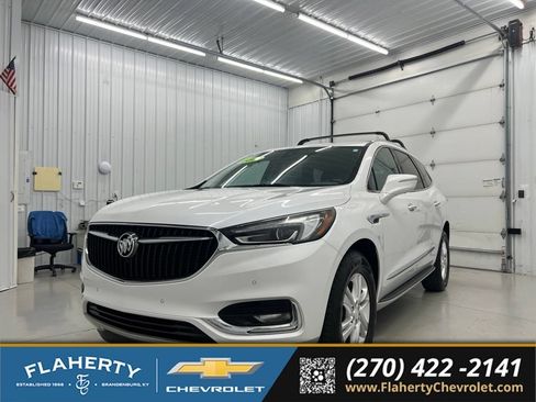 Used 2018 Buick Enclave Premium w/ LPO, Hit The Road Package AWD/4WD image 6