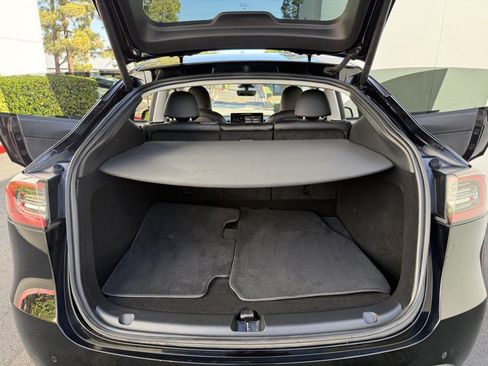 Used 2022 Tesla Model Y Long Range AWD/4WD image 16