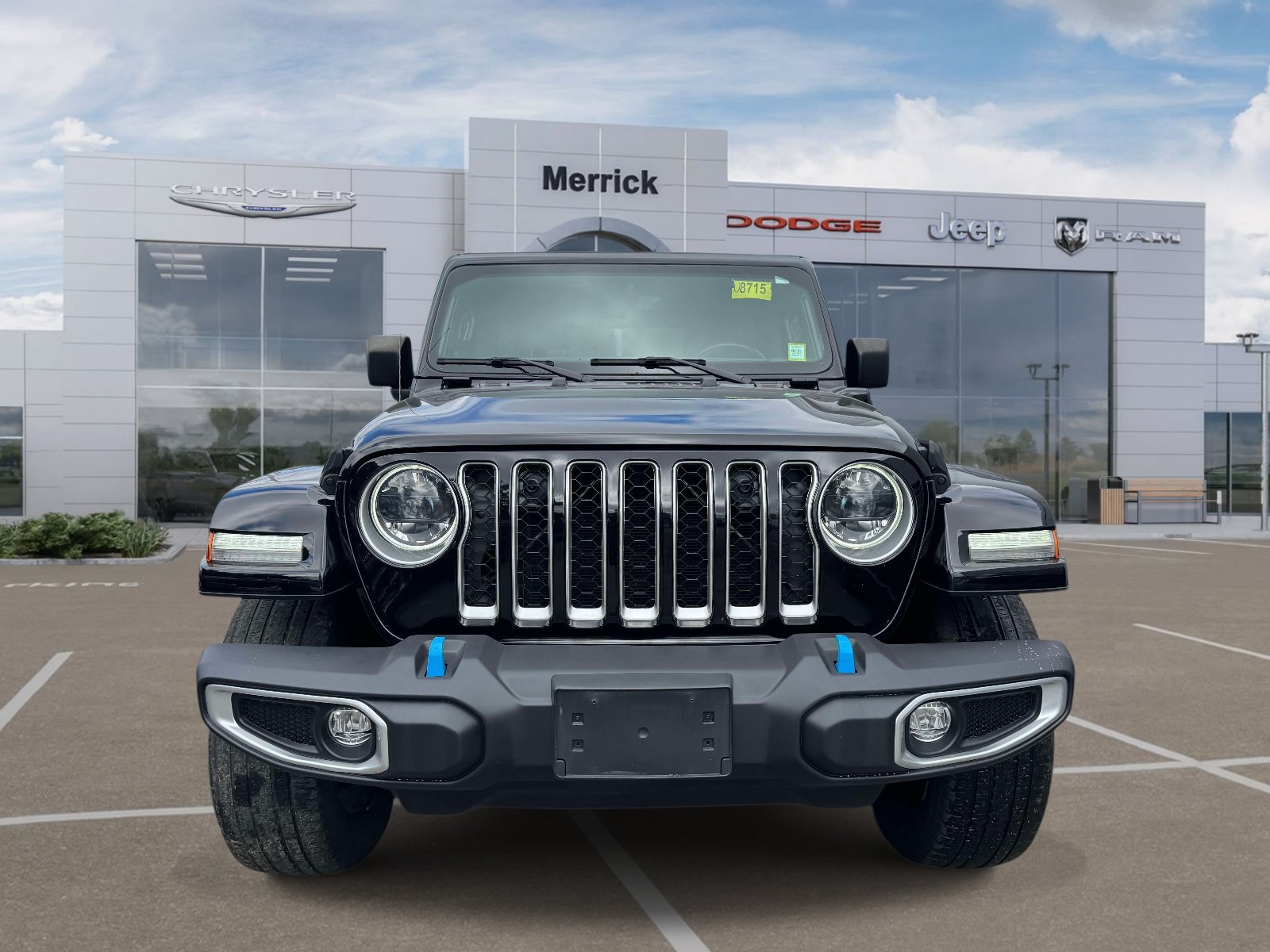 Used 2023 Jeep Wrangler Unlimited Sahara w/ Cold Weather Group AWD/4WD image 3