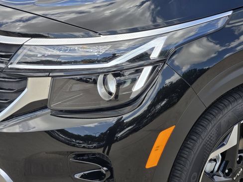 New 2026 Kia Seltos S FWD image 7