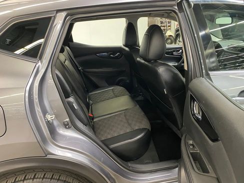 Used 2022 Nissan Rogue Sport SV w/ Technology Package AWD/4WD image 10