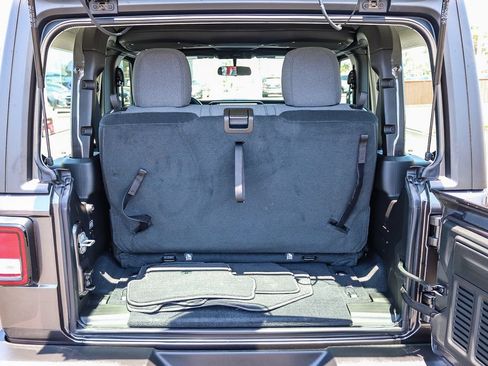 Used 2026 Jeep Wrangler Sport AWD/4WD image 31