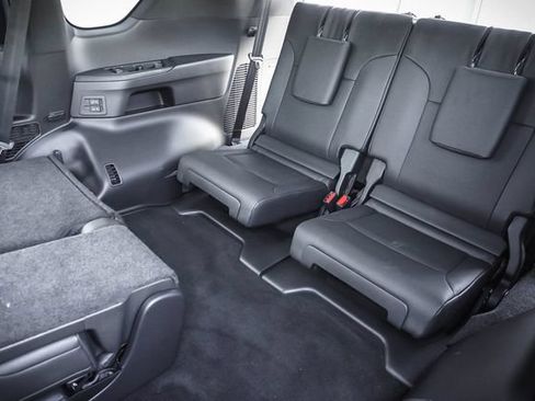 Used 2024 Lexus LX 600 4WD w/ Luxury Package image 21